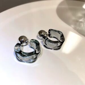 NEW Lucite Front Back Huggie Hoop Earrings Smokey Gray & Silver JA08